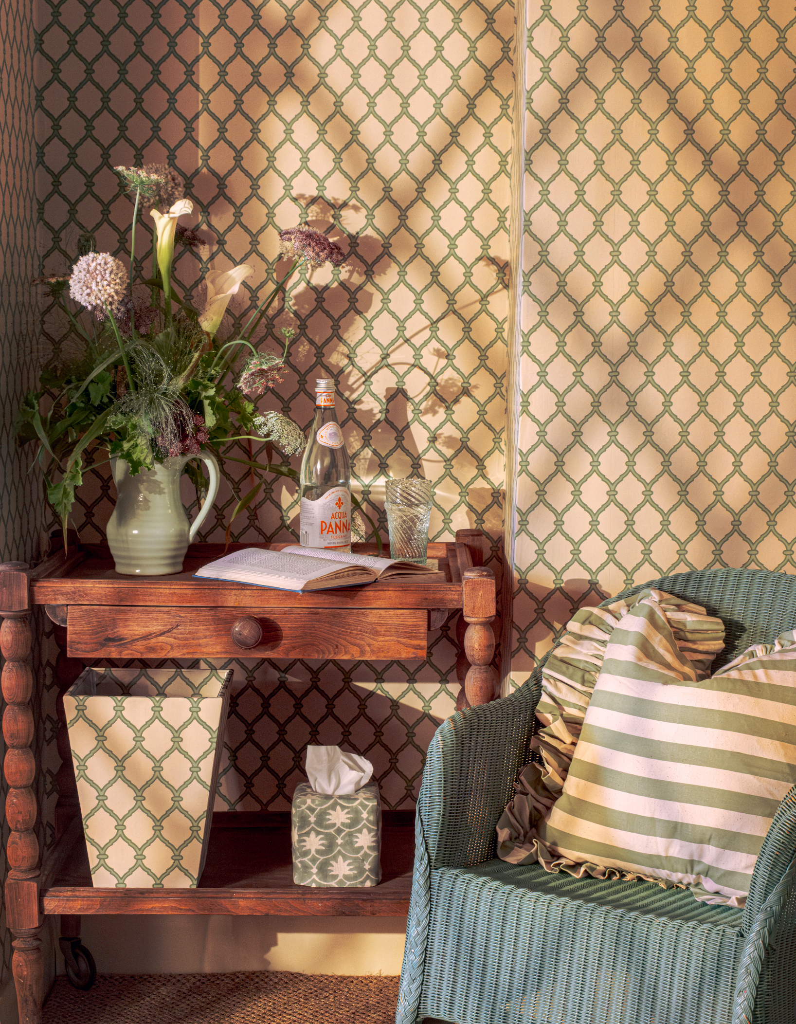 Trellis Waste Paper Bin - Garden