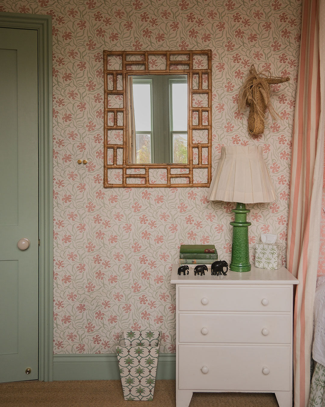 Grasshopper Palm Grove Waste Paper Bin