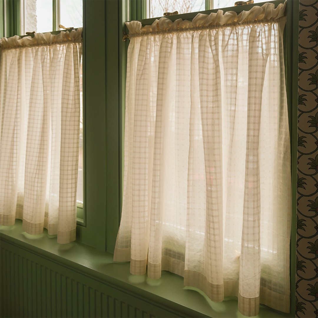 Checked Cheesecloth Cafe Curtain