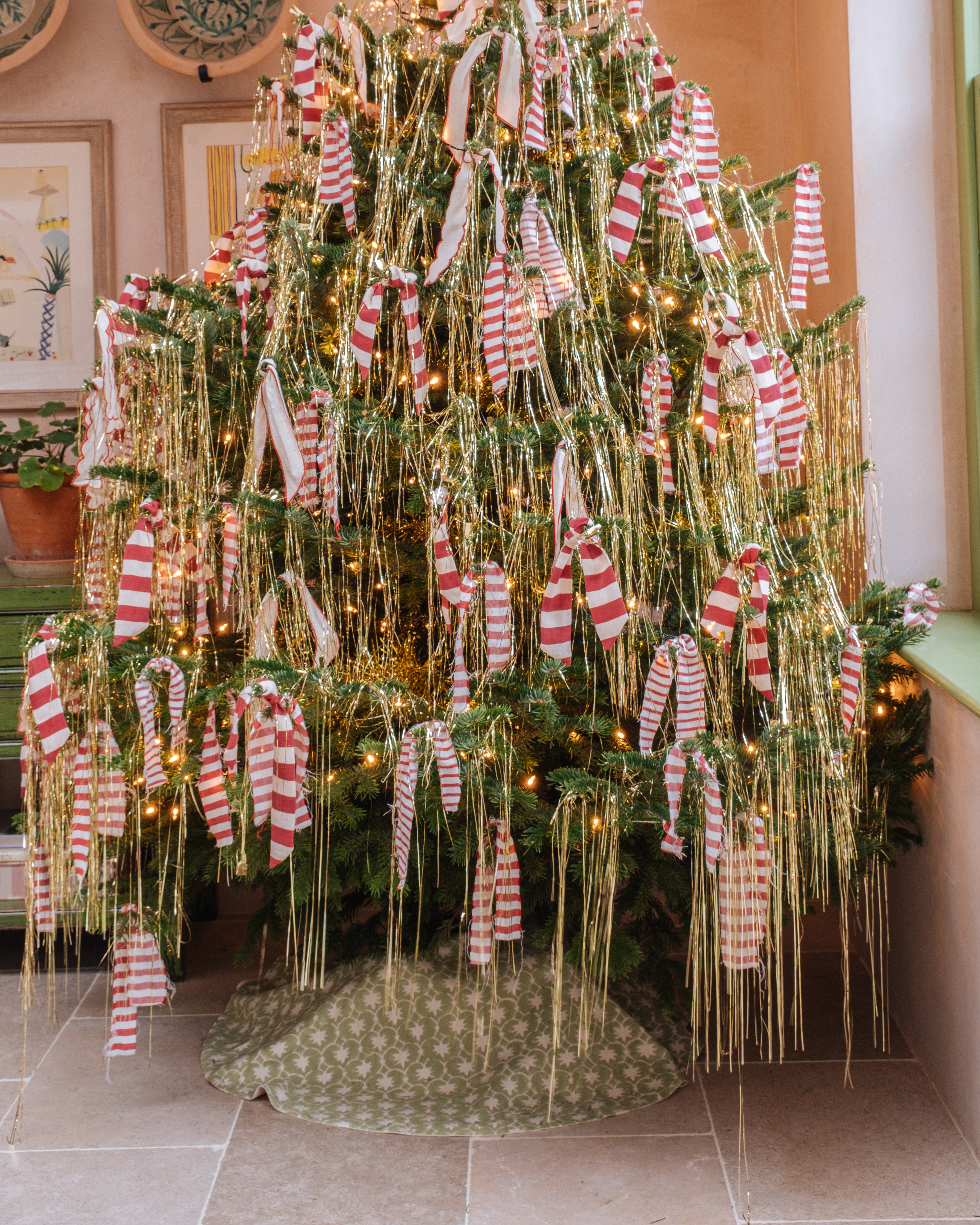 Olive Palm Grove Inverse Linen Christmas Tree Skirt