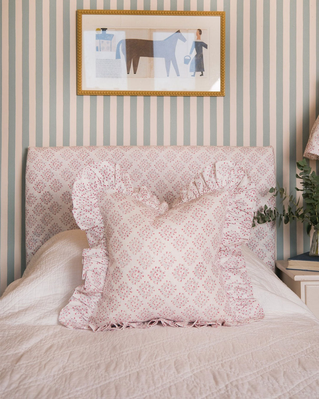 Frilly's Frilly Girls Bedroom 44 Bedroom Ideas For Teen Girls Who Love To Dream